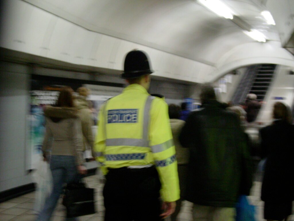 Operadoras afirmam trabalhar com a British Transport Police na apuração dos casos.
