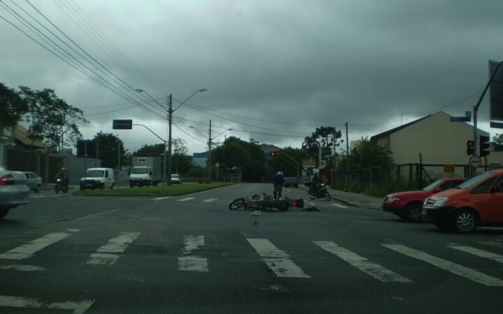 Colisão de motos em Curitiba no último dia do ano de 2009