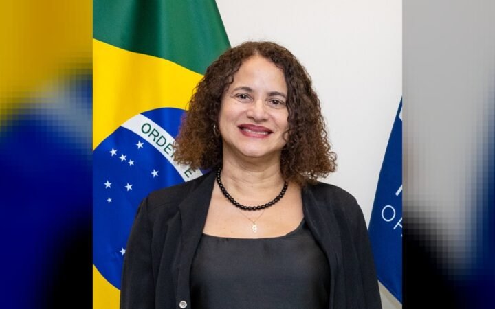 Colunista defende voto em mulheres de diferentes correntes políticas