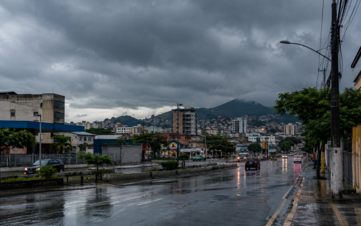 Duque de Caxias terá chuva forte pela manhã e máxima de 23°C nesta quarta