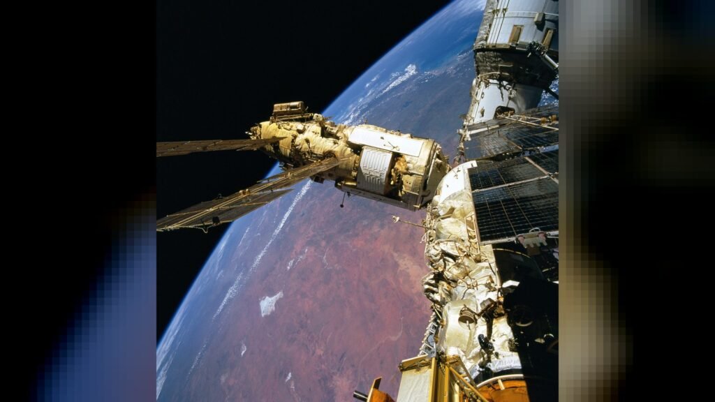 Lucid viveu e trabalhou por seis meses na estação espacial Mir.
