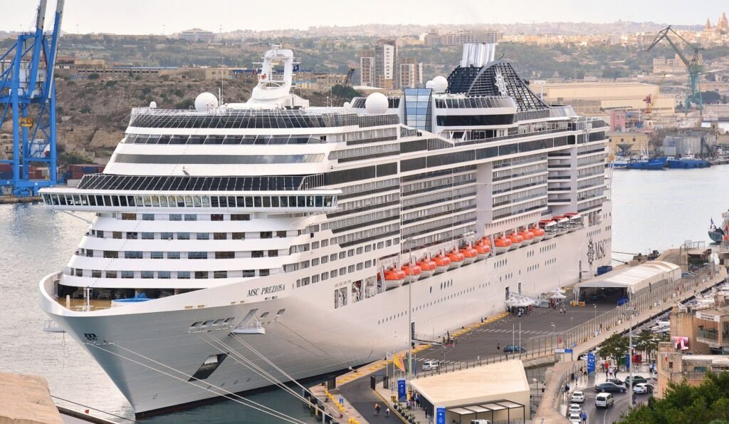 A MSC terá cinco navios em águas brasileiras na temporada 2026/2027.