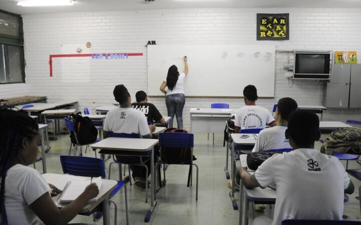 Videoaula do Lá Vem o Enem revisa memória e história para Ciências Humanas